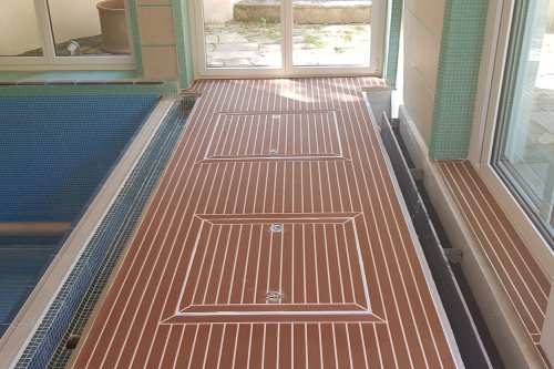 PlasDECK POOL a SPA - Mahagon s bílým pruhem 26 m2.